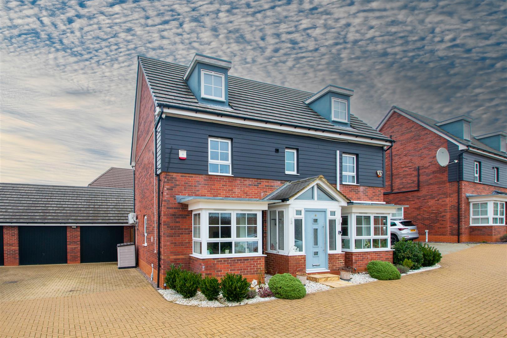 5 bed property in Juno Lane, Milton Keynes